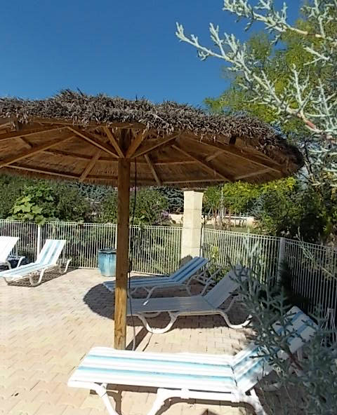 piscina alquiler vacacione domaine de la begude sur francia